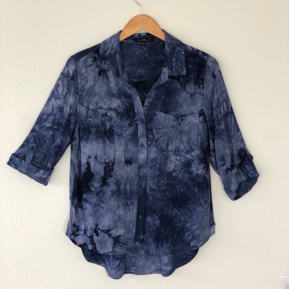 Acid washed navy button down